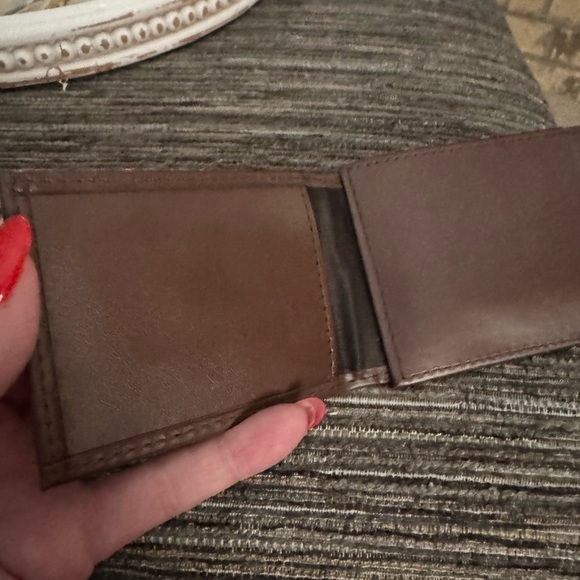 Levi’s wallet built in money clip - Picture 5 of 7